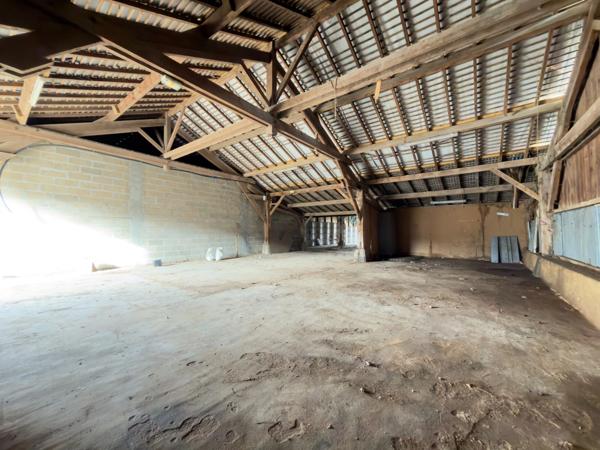 Local/bureau à louer 280 m2