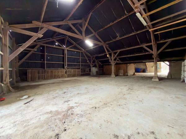 Local/bureau à louer 280 m2
