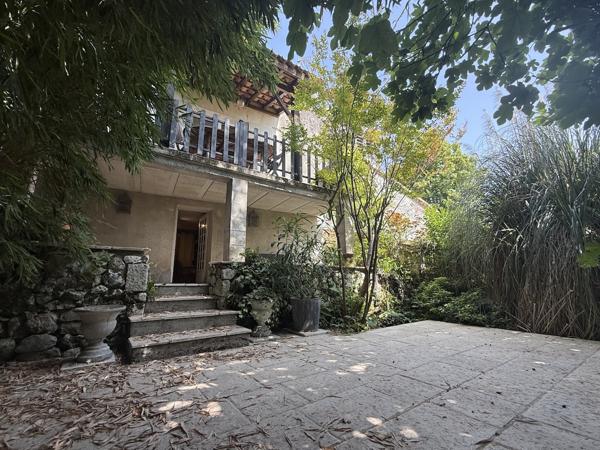 Tournon-d'Agenais (47370) Cazideroque Maison avec 2 chambres, 2 salles de bains, terrasse et cour jardin