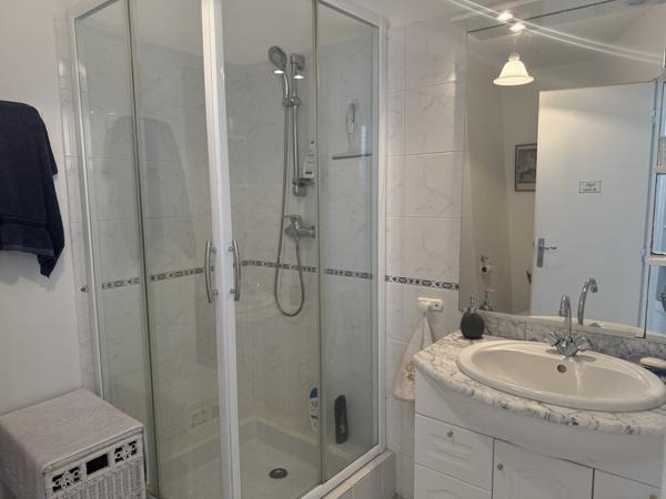 Tournon-d'Agenais (47370) Cazideroque Maison avec 2 chambres, 2 salles de bains, terrasse et cour jardin