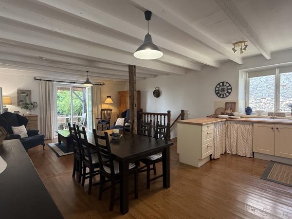 Tournon-d'Agenais (47370) Cazideroque Maison avec 2 chambres, 2 salles de bains, terrasse et cour jardin