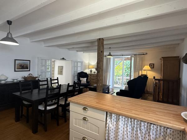 Tournon-d'Agenais (47370) Cazideroque Maison avec 2 chambres, 2 salles de bains, terrasse et cour jardin