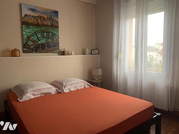 Maison de 7 pièces. Terrain clos de 633m².