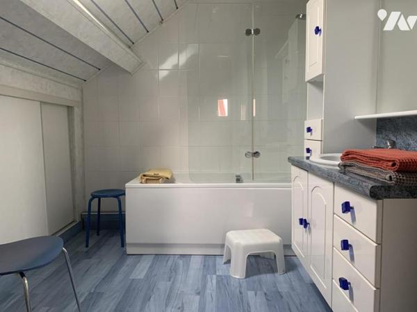 Maison de 7 pièces. Terrain clos de 633m².