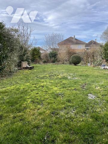 CHALONS EN CHAMPAGNE (51000) Maison d'envion 140m² avec jardin et stationnement 