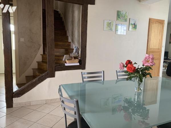 Maison de 7 pièces. Terrain clos de 633m².