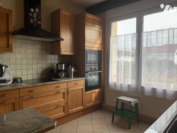 Maison de 7 pièces. Terrain clos de 633m².