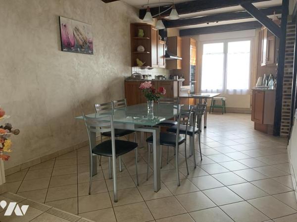 Maison de 7 pièces. Terrain clos de 633m².