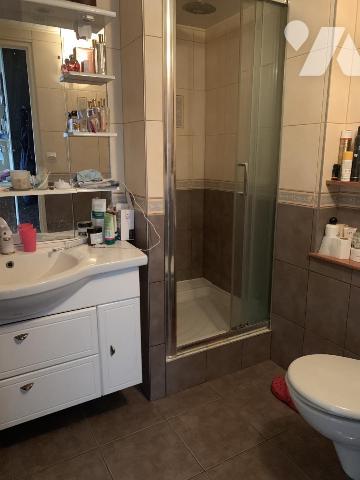 Maison de 7 pièces. Terrain clos de 633m².