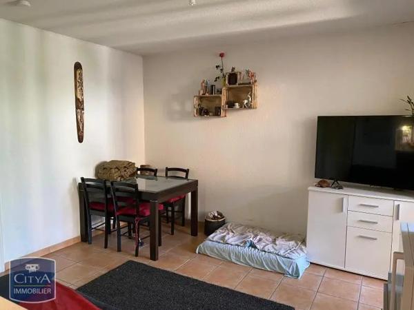 Appartement à louer 2 pièces 37m² Saint-Pierre-du-Mont (40280)