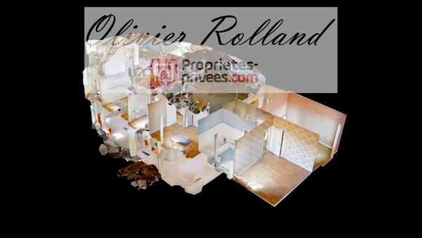 49380 - Centre de Thouarcé Ancien bâtiment de 300 m² avec grenier, cave et garage