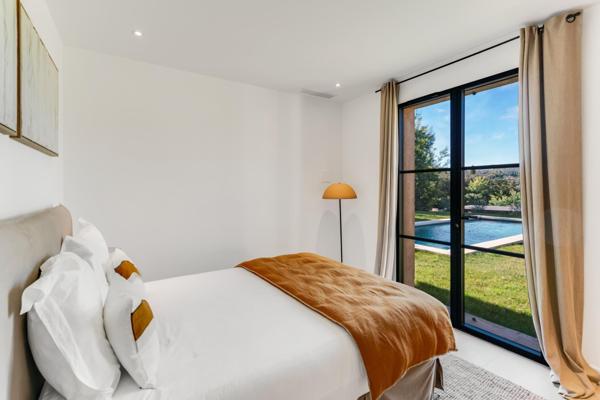 Maison à vendre  7 pièces - 186 m2 LA CROIX VALMER - 83