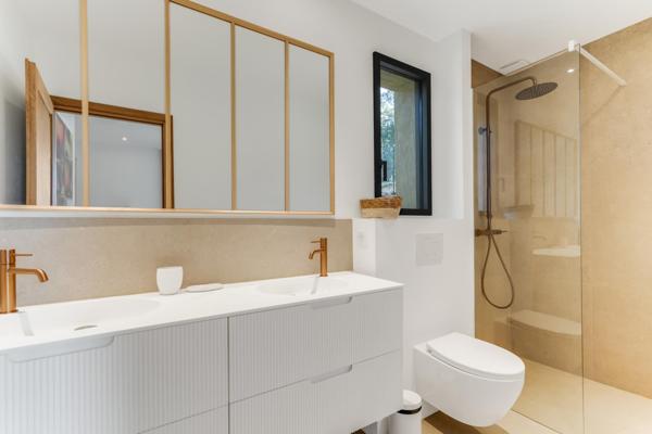 Maison à vendre  7 pièces - 186 m2 LA CROIX VALMER - 83