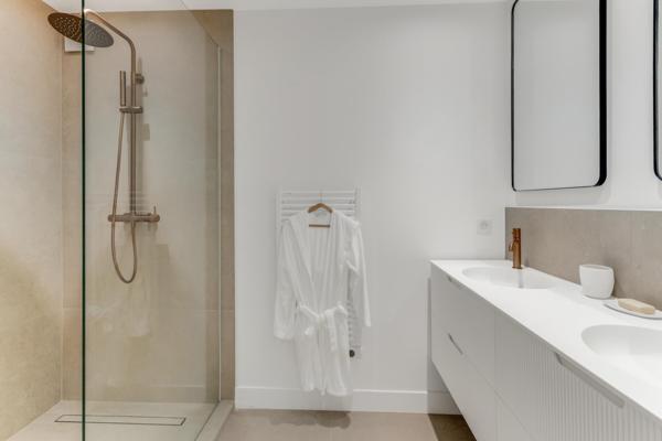 Maison à vendre  7 pièces - 186 m2 LA CROIX VALMER - 83