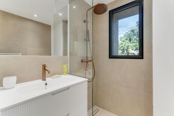 Maison à vendre  7 pièces - 186 m2 LA CROIX VALMER - 83