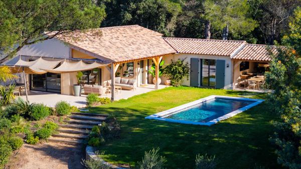 Maison à vendre  7 pièces - 186 m2 LA CROIX VALMER - 83