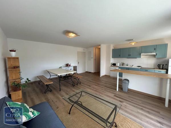 Appartement à louer 3 pièces 66.75m² Tours (37100)