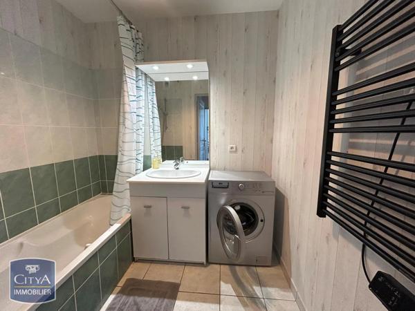 Appartement à louer 3 pièces 66.75m² Tours (37100)