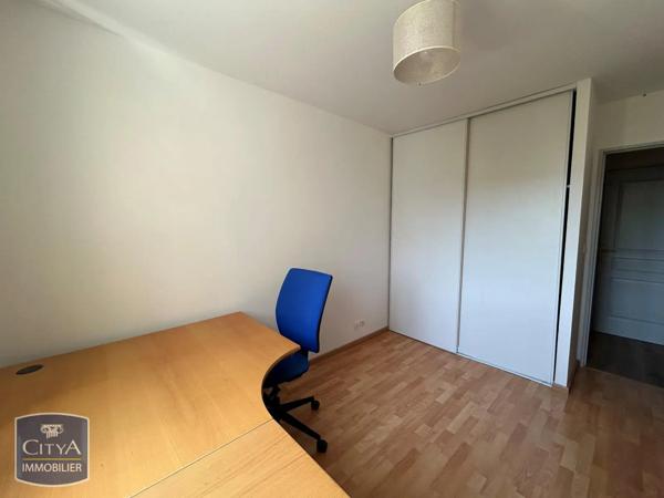 Appartement à louer 3 pièces 66.75m² Tours (37100)