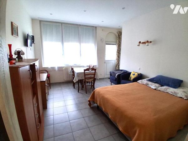 STUDIO CENTRE-VILLE REZ DE CHAUSSEE avec COUR PRIVEE