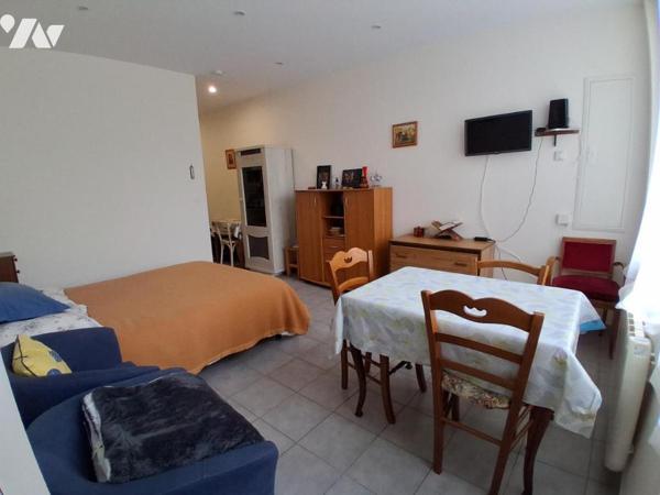 STUDIO CENTRE-VILLE REZ DE CHAUSSEE avec COUR PRIVEE