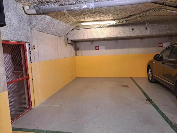 Parking / Box à vendre à Paris (75011)