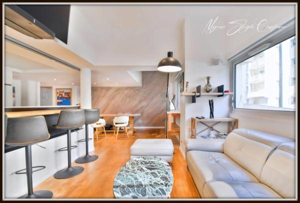 Appartement à vendre 4 pièces BIARRITZ (64) de 104,11 m² à la grande plage.