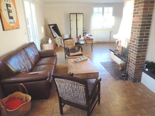 Thouars (79100) ref 23568 THOUARS Centre ville proche commerces maison 4 chambres de 115m² sur 418m² de terrain