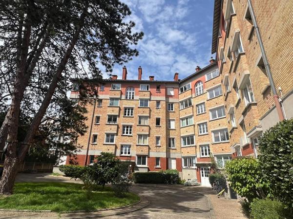 Appartement à Suresnes  - Très bon état