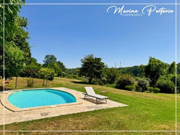 Propriété de charme en pierre – volumes exceptionnels – piscine – vue dégagée – proche Auch