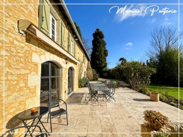 Propriété de charme en pierre – volumes exceptionnels – piscine – vue dégagée – proche Auch