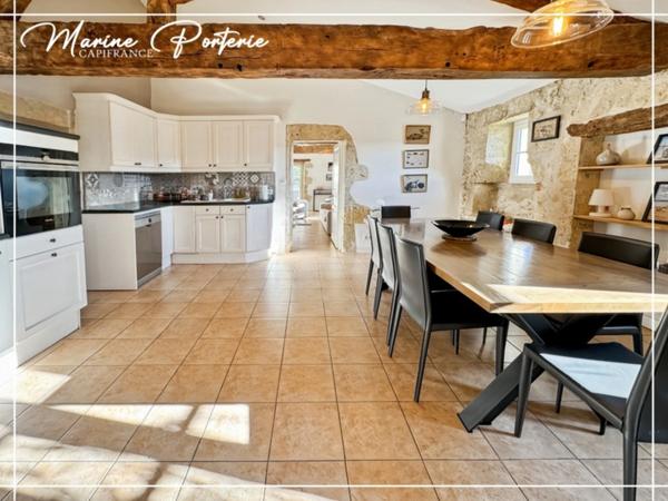Propriété de charme en pierre – volumes exceptionnels – piscine – vue dégagée – proche Auch