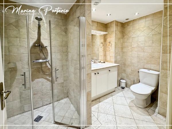 Propriété de charme en pierre – volumes exceptionnels – piscine – vue dégagée – proche Auch