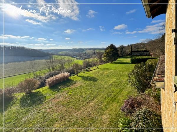 Propriété de charme en pierre – volumes exceptionnels – piscine – vue dégagée – proche Auch