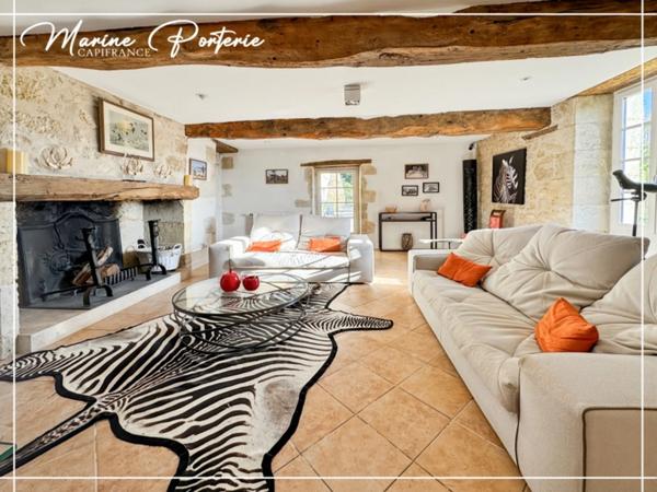 Propriété de charme en pierre – volumes exceptionnels – piscine – vue dégagée – proche Auch