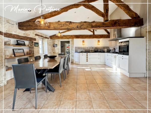 Propriété de charme en pierre – volumes exceptionnels – piscine – vue dégagée – proche Auch