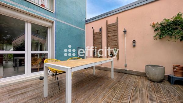 Appartement
         4 pièces
        - 85 m² Exclusivité 294 000 € *