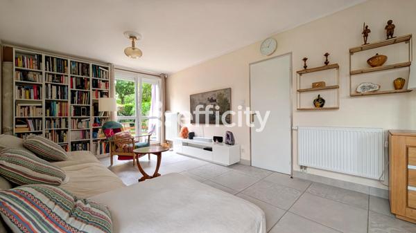 Appartement
         4 pièces
        - 85 m² Exclusivité 294 000 € *