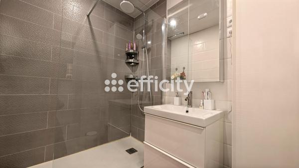 Appartement
         4 pièces
        - 85 m² Exclusivité 294 000 € *