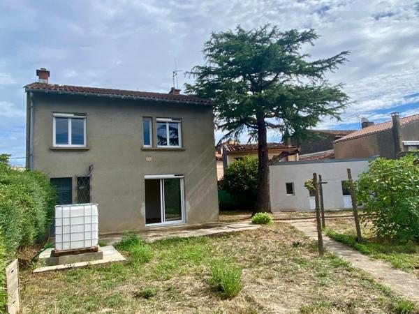 maison d'habitation rénovée avec garage, jardin et dépendance