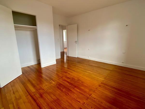 maison d'habitation rénovée avec garage, jardin et dépendance