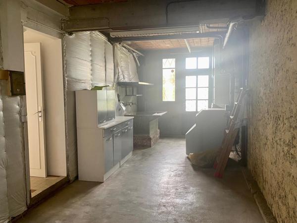 maison d'habitation rénovée avec garage, jardin et dépendance