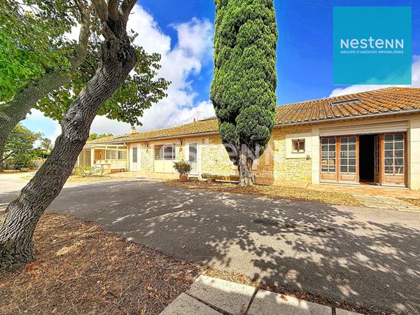 SIGEAN - BERGERIE RÉNOVÉE DE 190 M2 AVEC ATELIER et GARAGE