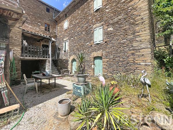 Ancienne ferme et magnanerie cévenole avec gîtes, 6 hectares de terrain et vue sur la vallée - Saint Germain de Calberte