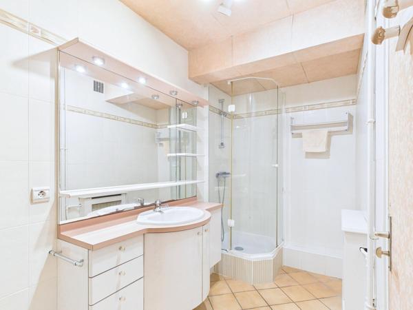 Appartement T3 (1 ou 2 chambres) à 150 m du métro