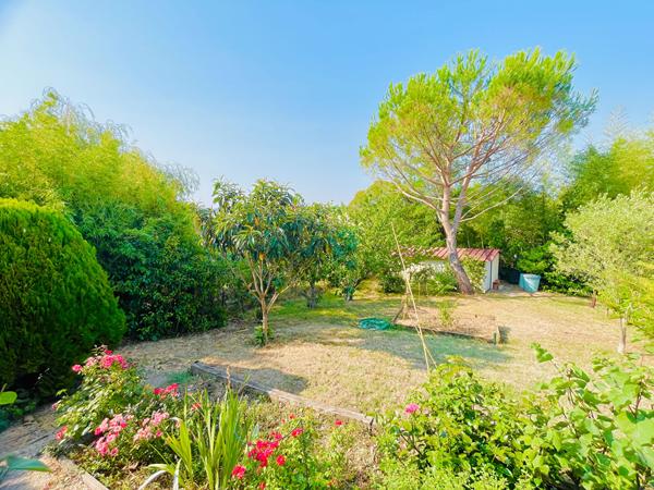 47300 VILLENEUVE SUR LOT Villeneuve/Lot, secteur Eysses, maison de plain pied avec jardin et garage