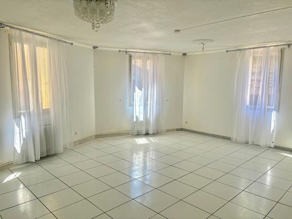 47000 AGEN Bel appartement T4 hyper centre d'Agen, rez-de-chaussée