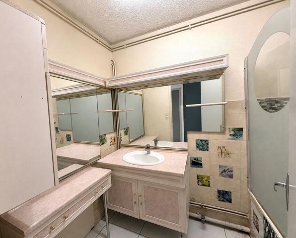 47000 AGEN Bel appartement T4 hyper centre d'Agen, rez-de-chaussée