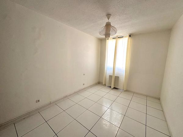 47000 AGEN Bel appartement T4 hyper centre d'Agen, rez-de-chaussée