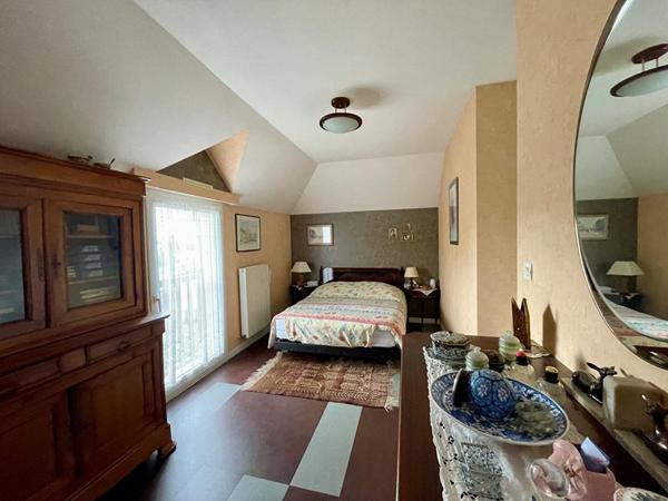 Marrière - Au calme de son impasse, maison comprenant trois chambres , jardin et garage.